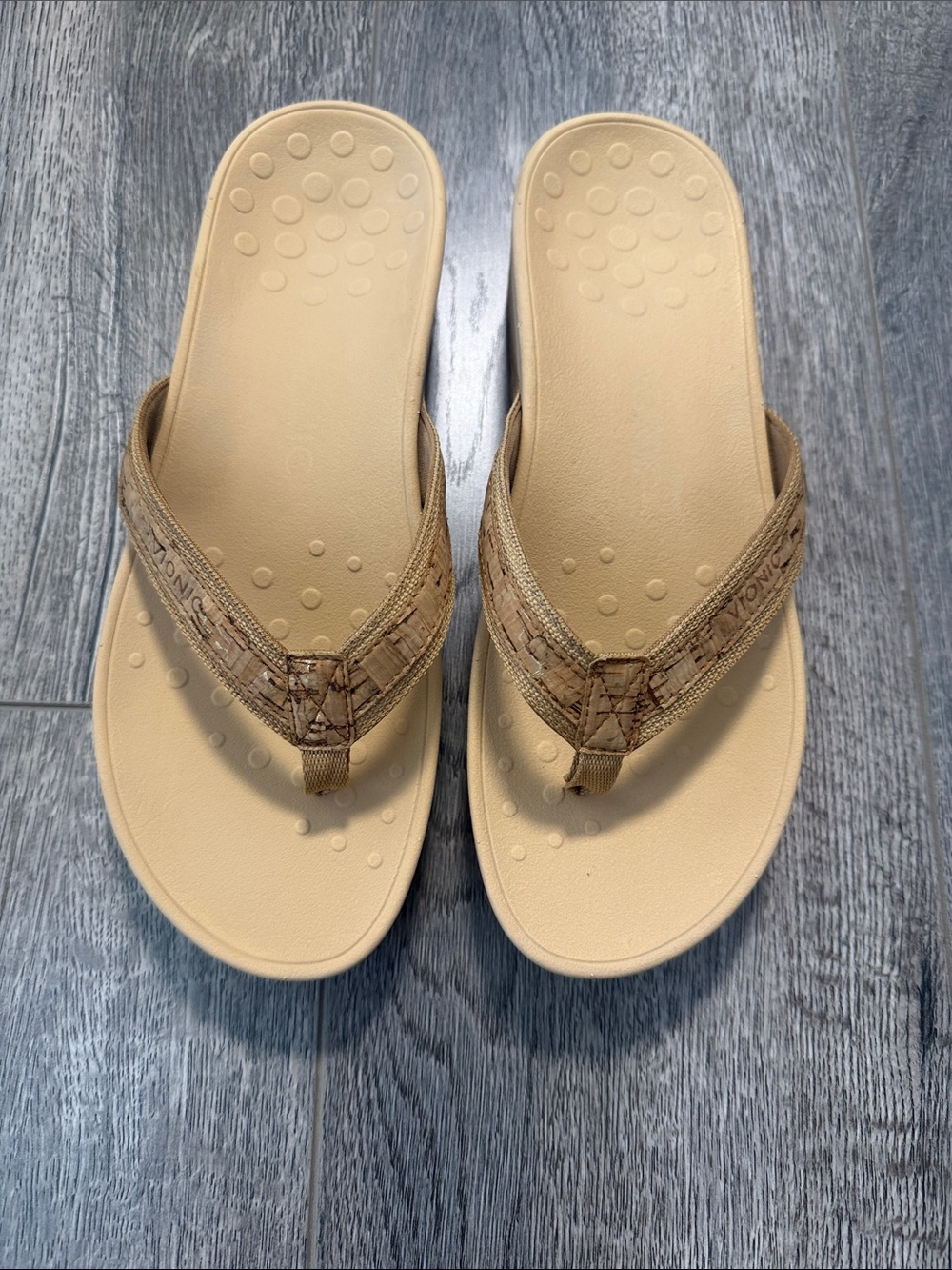 Vionic Women’s Beige/Tan Platform Flip Flop Sandals - Picture 3 of 10